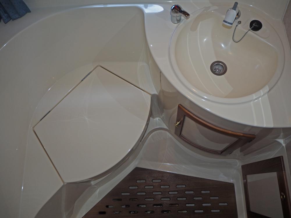 Fore ship, Accommodation